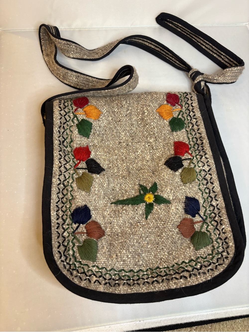 Embroidered Natural Crossbody Bag with Multicolor Floral Accents